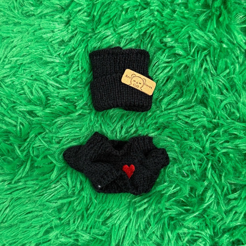 NWT Black Heart Motif Patch Knit Sweater Hat Set Doll Outfit One Size